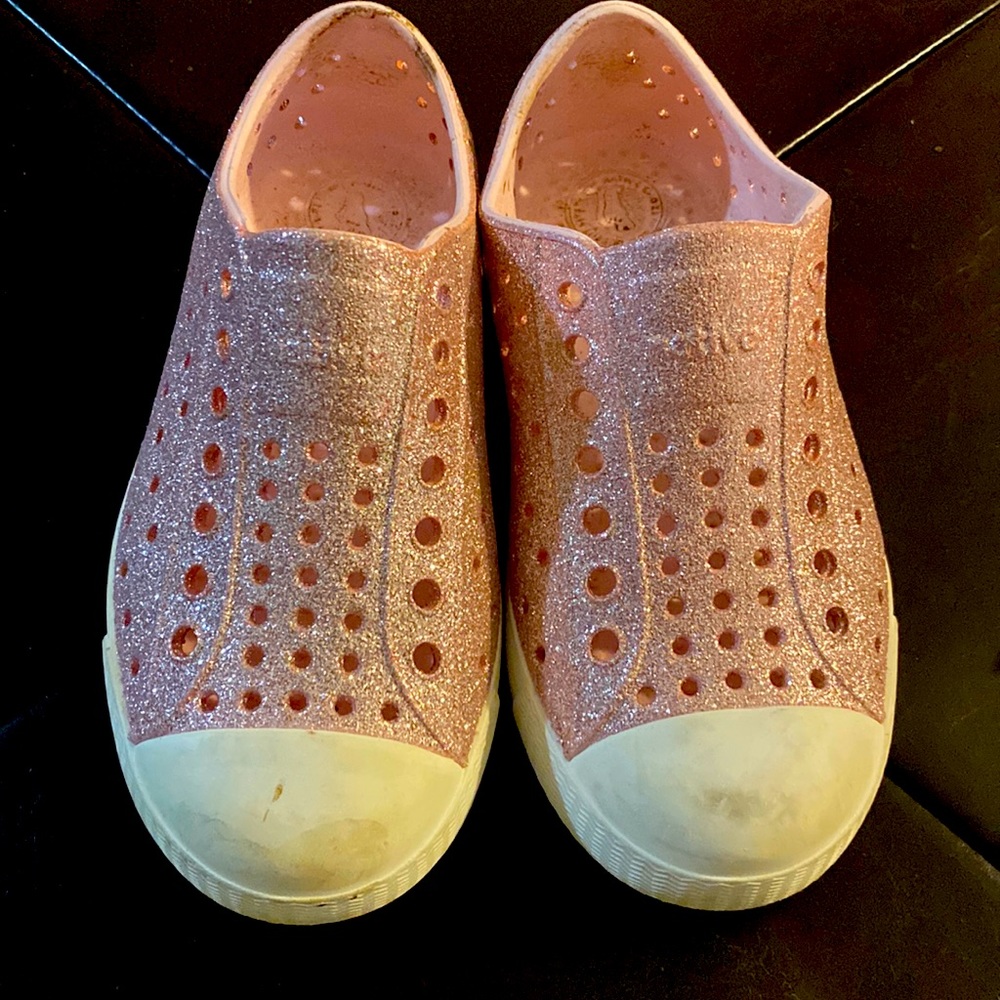 Adorable pink glitter Natives c11